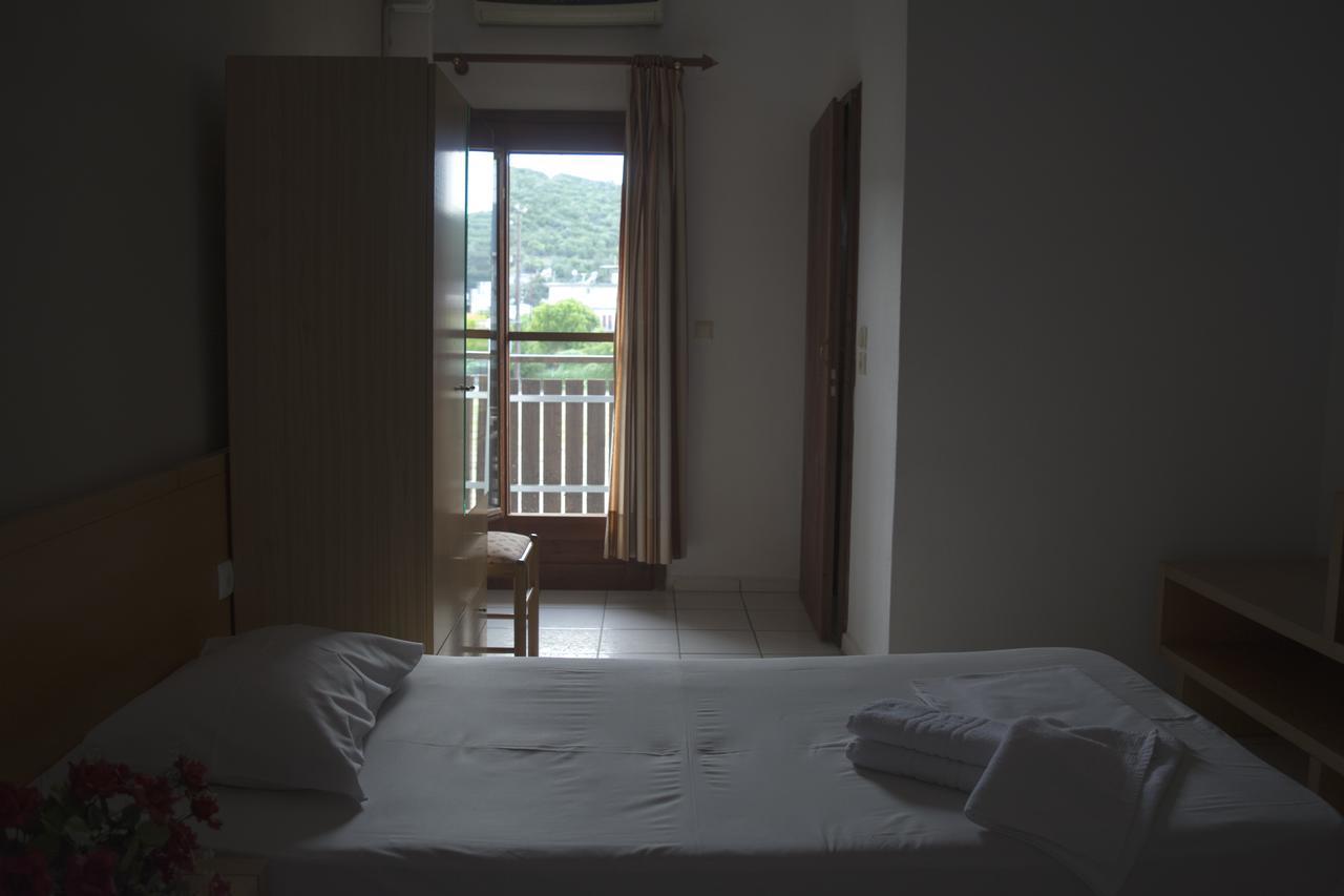 Hotel Paralia Nea Karvali Buitenkant foto