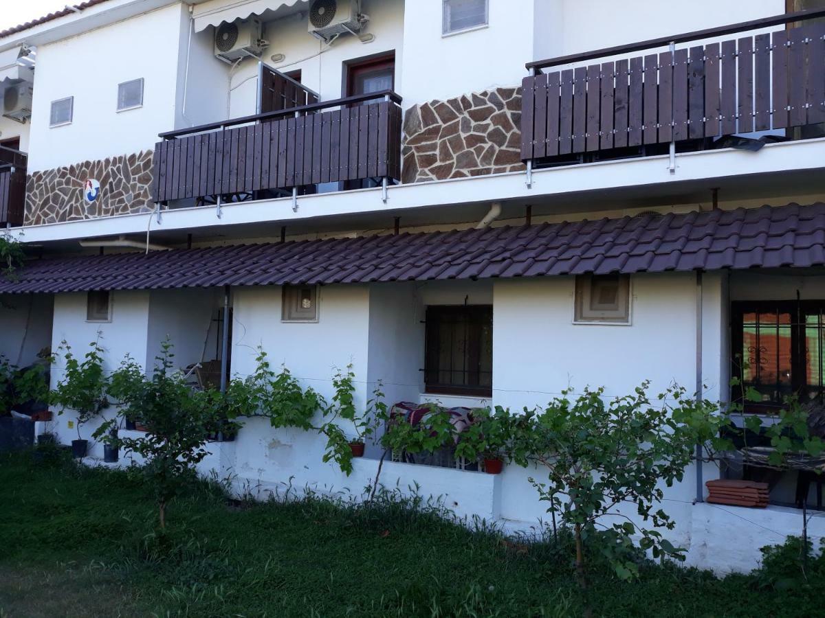 Hotel Paralia Nea Karvali Buitenkant foto
